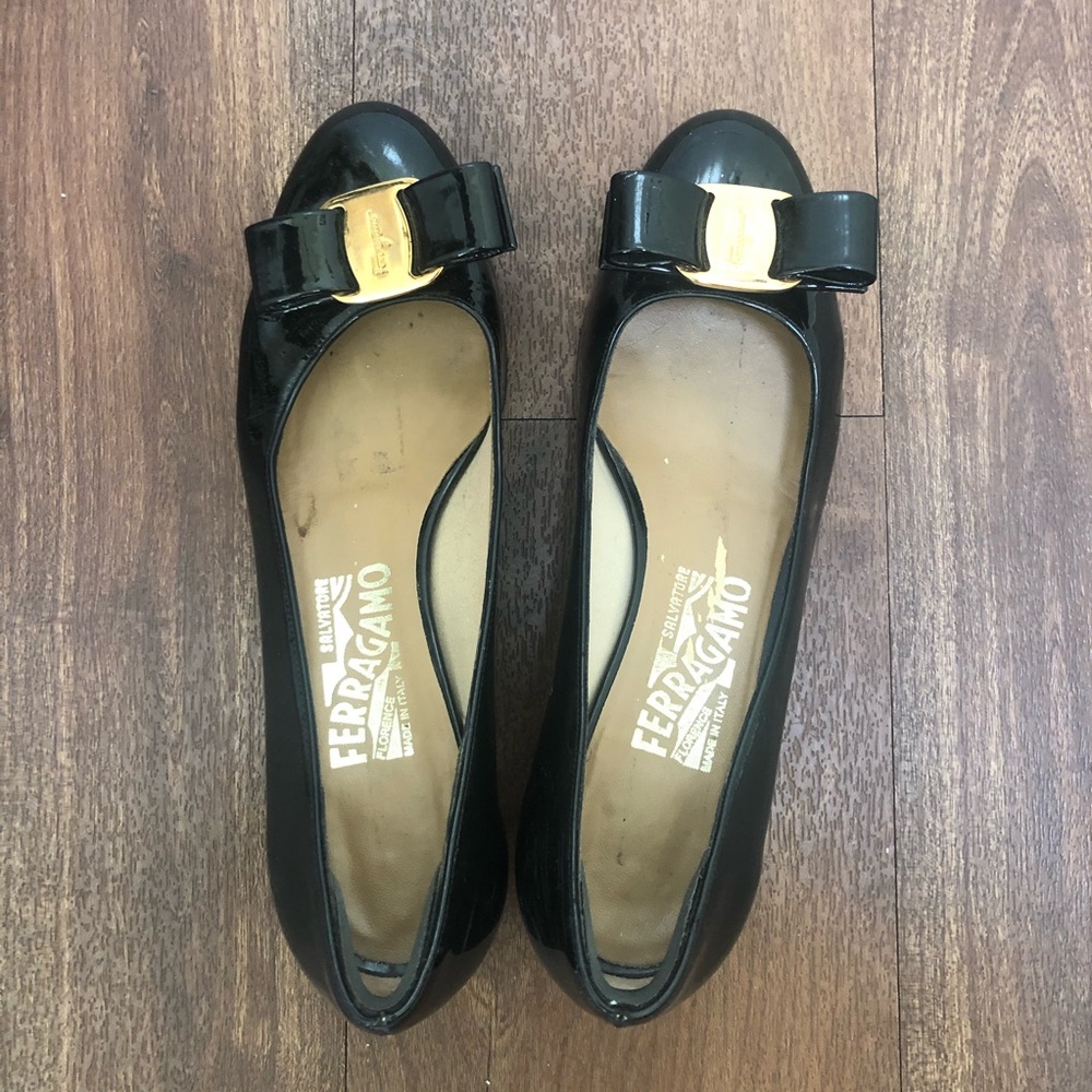 Salvatore Ferragamo Vara Pump Black